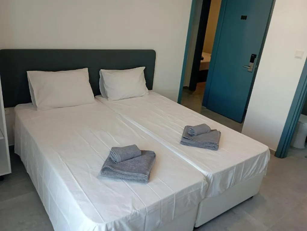 Bluejsuite Ayia Napa Inn